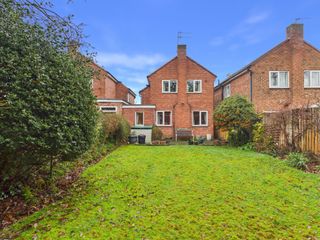 cam05591g0pr0123still010