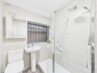 cam05591g0pr0110still009