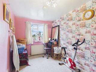 cam05591g0pr0164still027