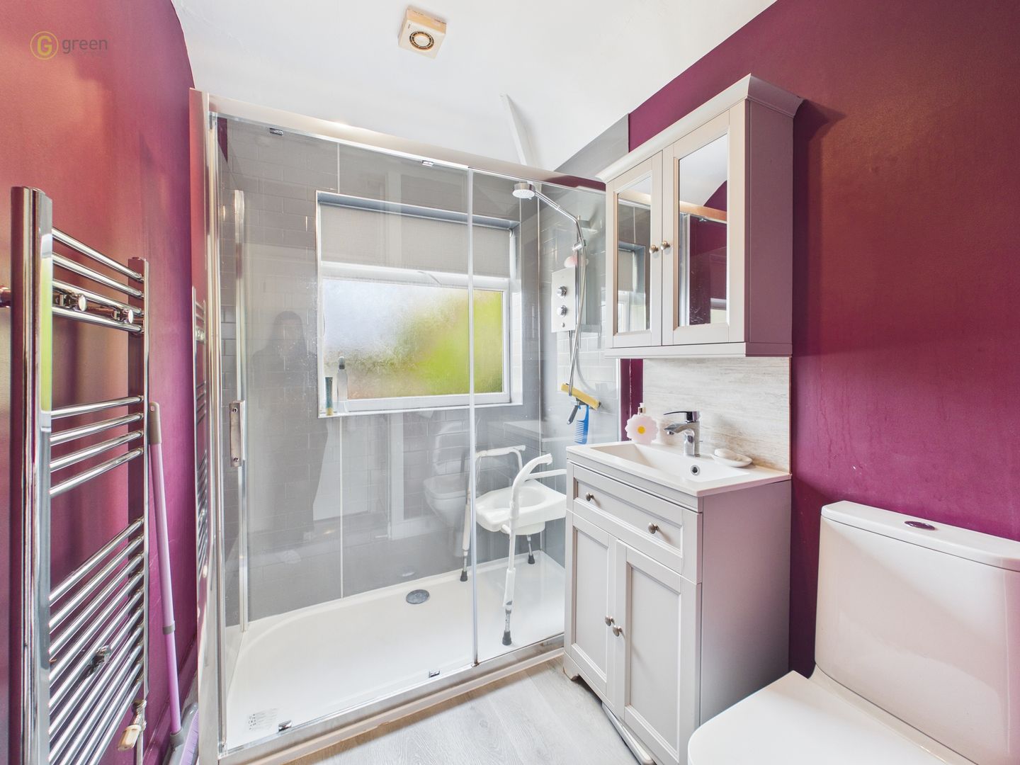 cam01698g0pr0189still010