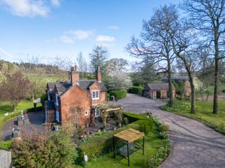 keeperscottagebrockhurstlanecanwellb755sn26