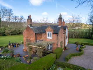 keeperscottagebrockhurstlanecanwellb755sn21