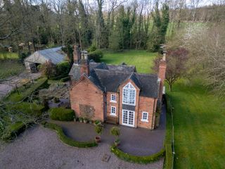 keeperscottagebrockhurstlanecanwellb755sn19