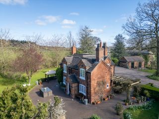 keeperscottagebrockhurstlanecanwellb755sn27