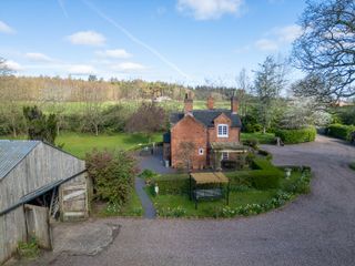 keeperscottagebrockhurstlanecanwellb755sn25