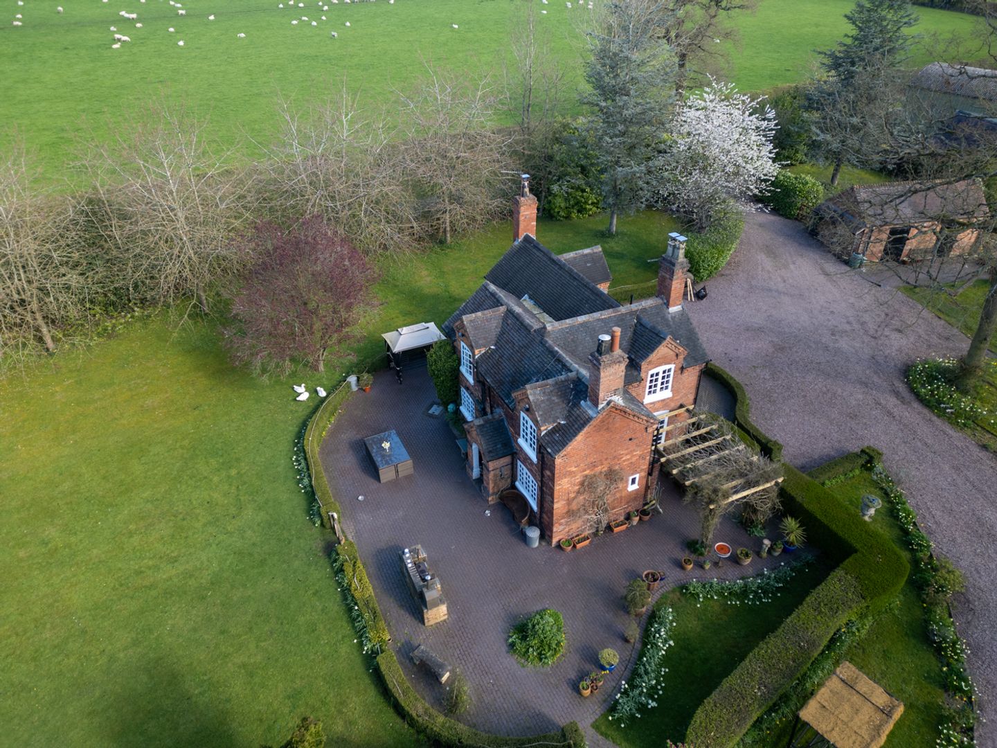 keeperscottagebrockhurstlanecanwellb755sn18