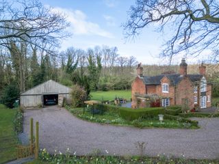 keeperscottagebrockhurstlanecanwellb755sn22