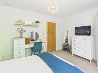 cam05459g0pr0178still027