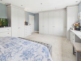 1329144586ae4cf791d4a0e8e02fd31d100cam04425g0pr0418still031