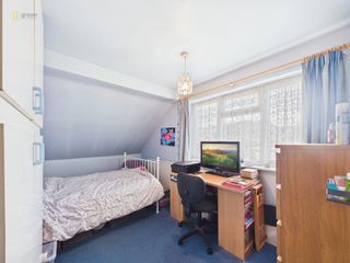 cam05591g0pr0203still001