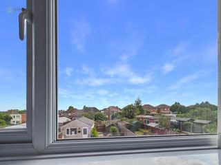 cam05591g0pr0249still019