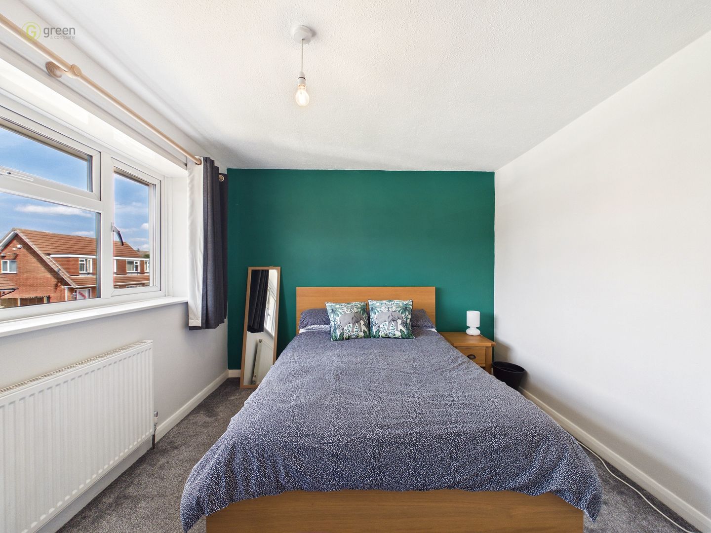 cam01698g0pr0304still019