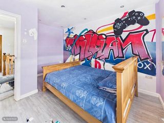 cam03830g0pr0399still028001