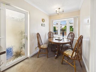 cam05459g0pr0214still028