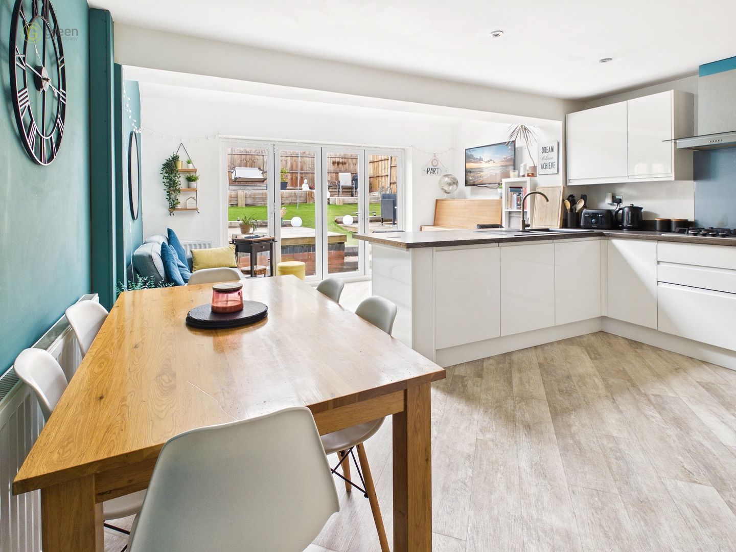 cam04425g0pr0495still017