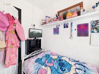 cam01332g0pr0743still002