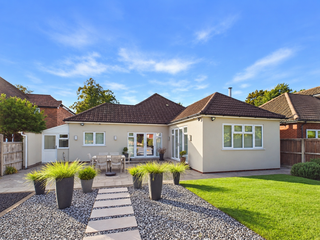 modernbungalowgardenandpatio