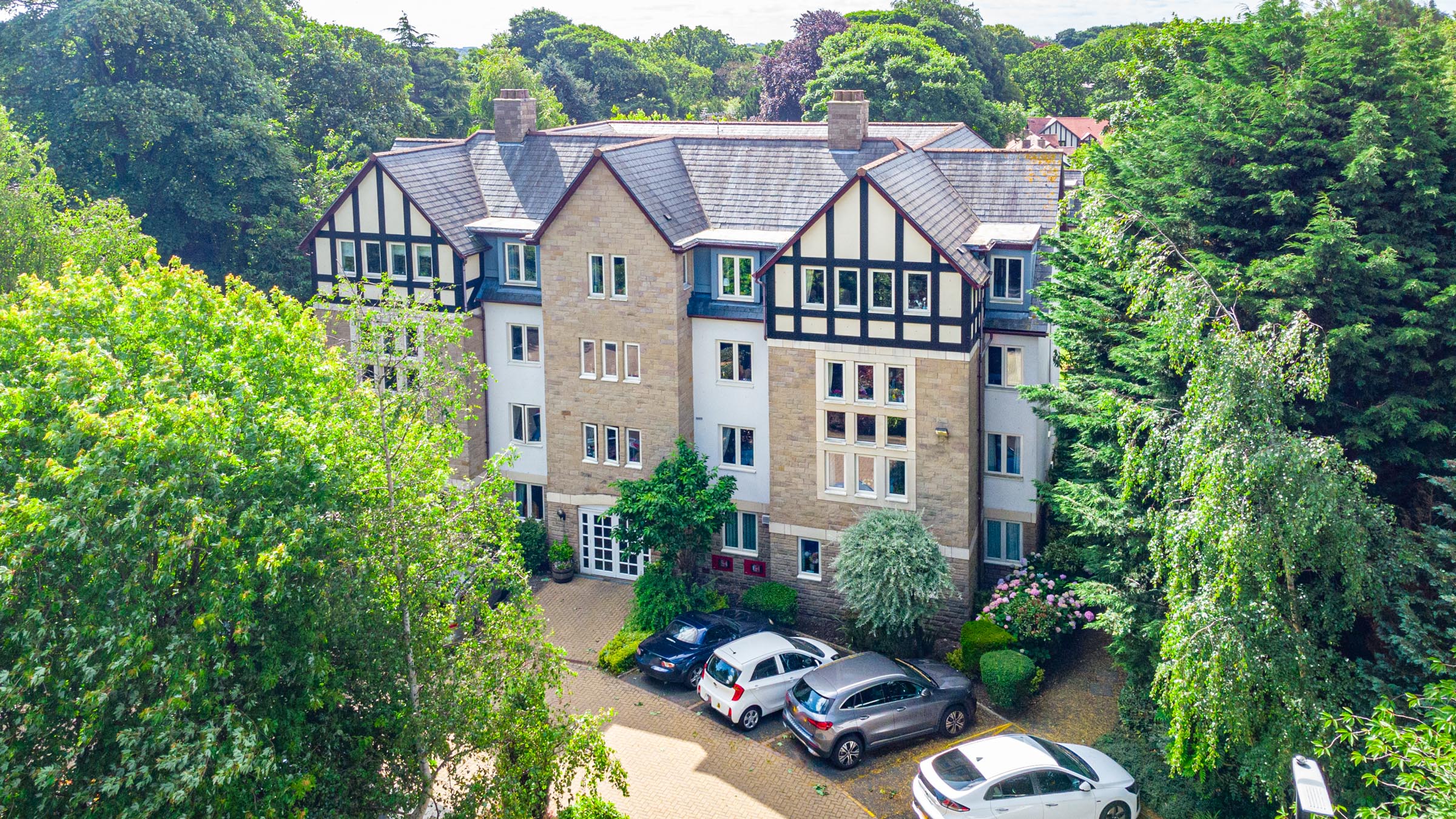 Rosewood Court, Park Avenue, Roundhay, Leeds, LS8