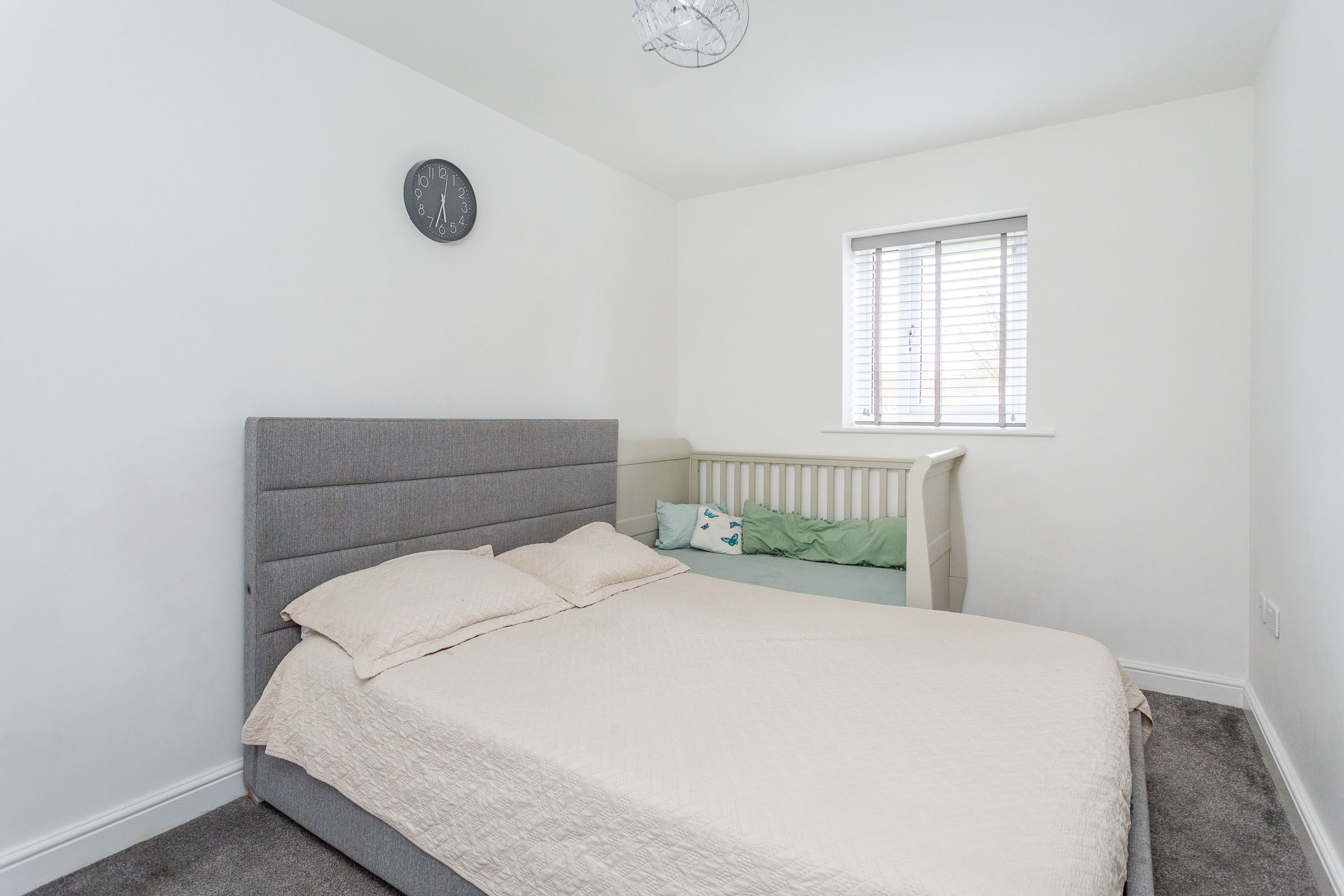 Elizabeth Court, Wakefield, WF2 - Photo 11