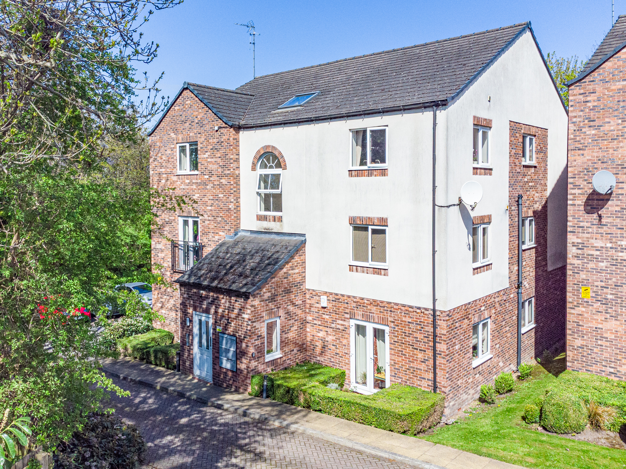 Potternewton Mount, Leeds, LS7 - Photo 1