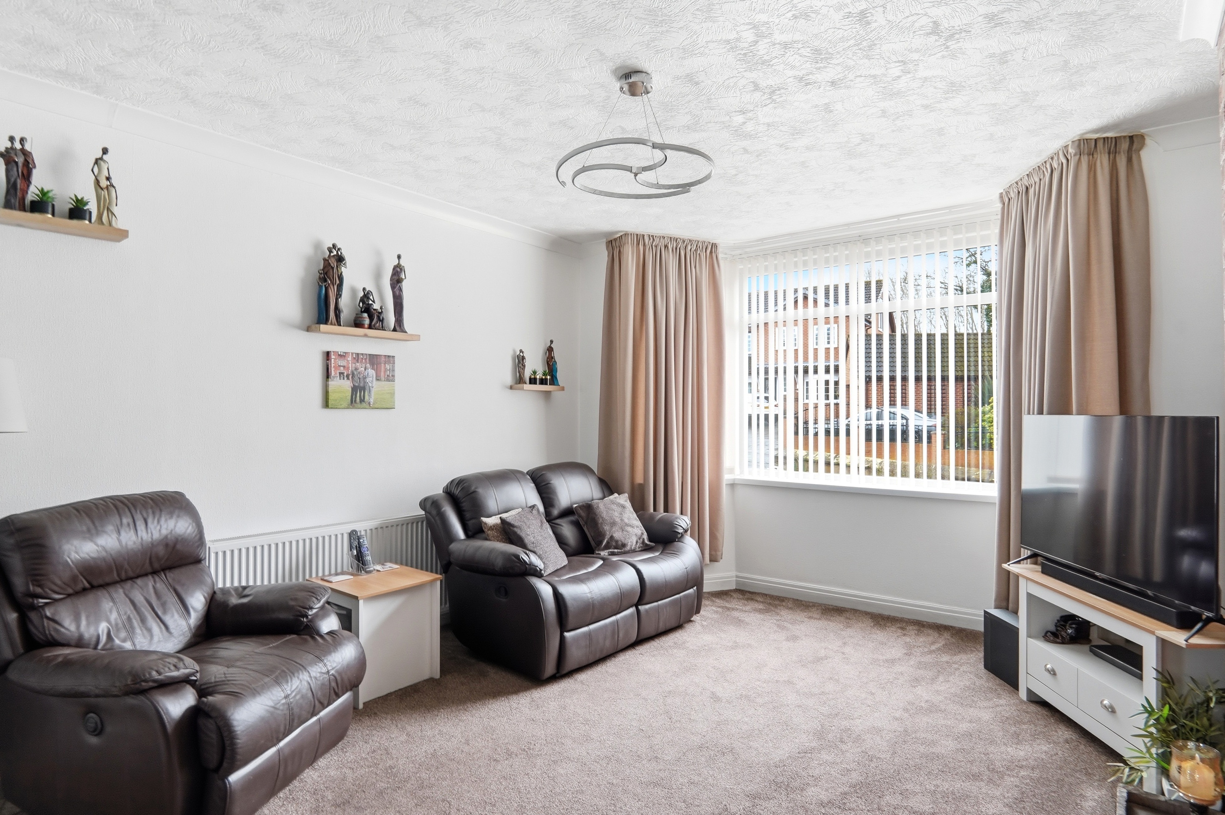 Brigshaw Lane, Kippax, Leeds, LS25 - Photo 2