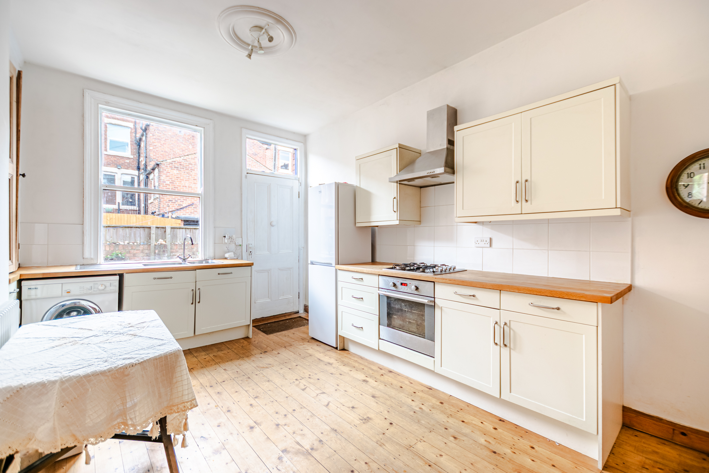 Avenue Crescent, Chapeltown, Leeds, LS8 - Photo 9