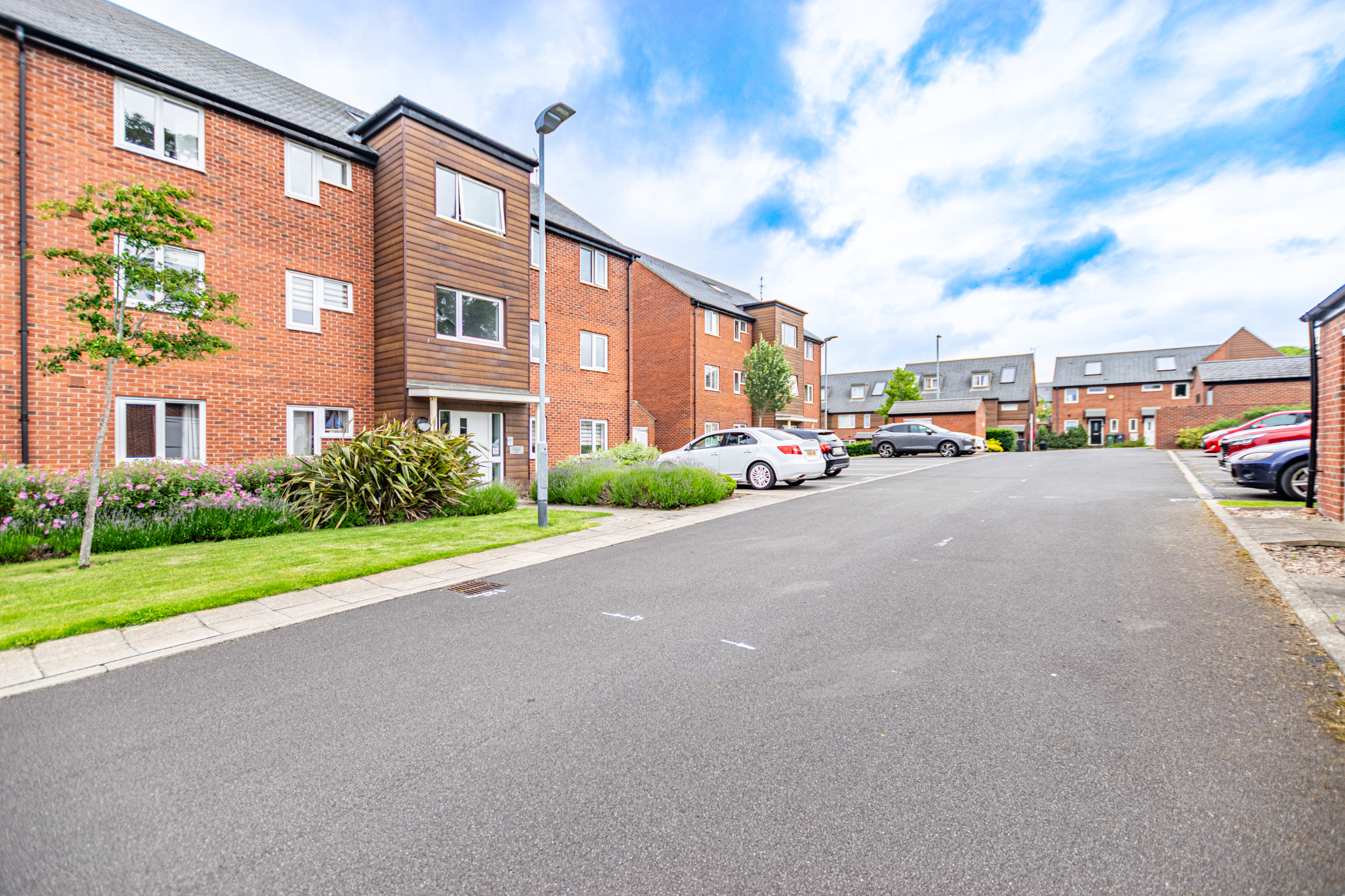 Pearsons Way, Seacroft, Leeds, LS14 - Photo 12