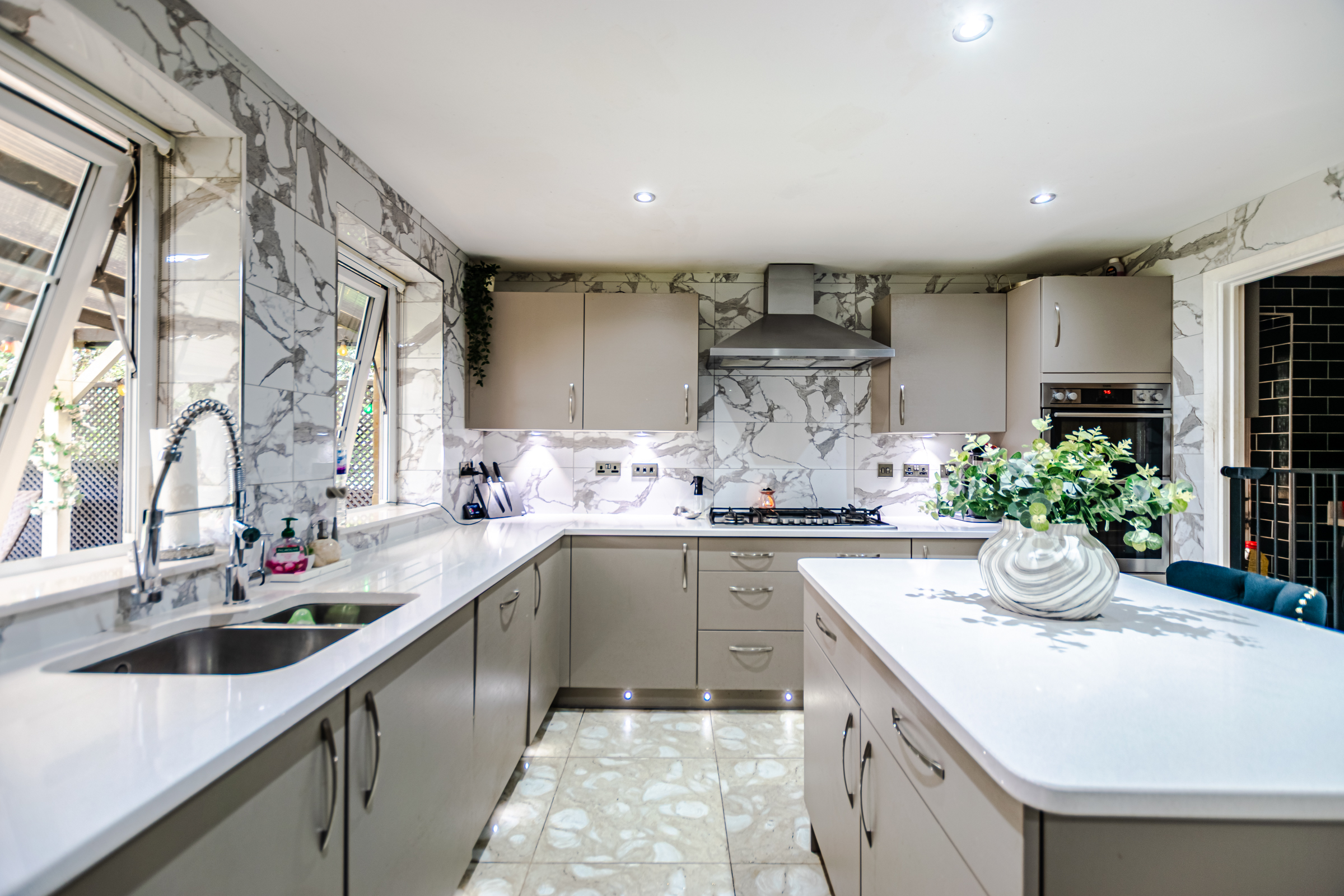Clapham Avenue, Adel, Leeds, LS16 - Photo 4