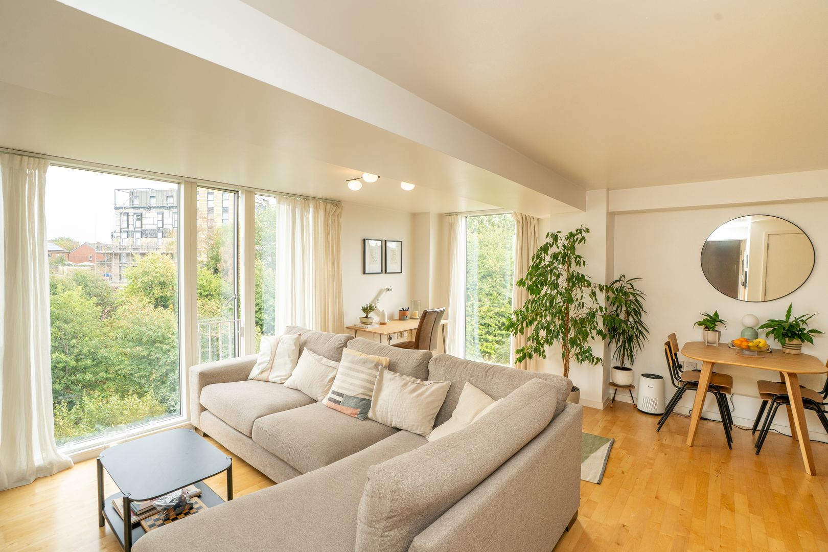 Saxton, The Avenue, Leeds, LS9